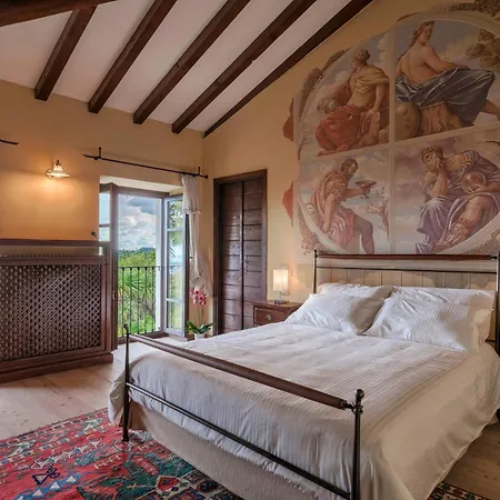 Villa Tenuta Navelli 12&2, Emma *