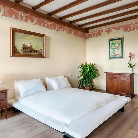 Villa Tenuta Navelli 12&2, Emma