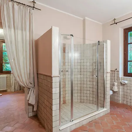 Villa Tenuta Navelli 12&2, Emma