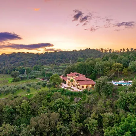 Villa Tenuta Navelli 12&2, Emma Salò