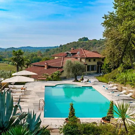 Tenuta Navelli 12&2, Emma Villa *