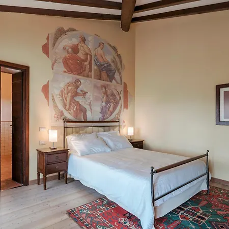 Tenuta Navelli 12&2, Emma Villa